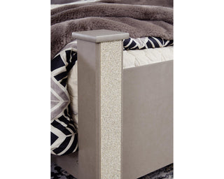 Surancha Queen Poster Bed