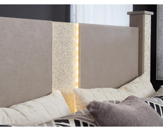 Surancha Queen Poster Bed