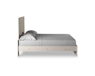 Stelsie King Panel Bed, Chest and Nightstand