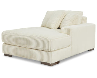 Lindyn Super Chaise