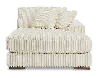 Lindyn Super Chaise