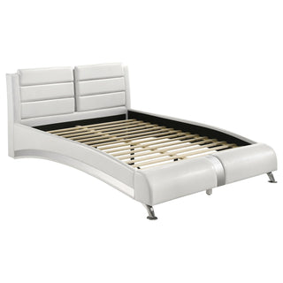 Jeremaine 5-piece Queen Bedroom Set White
