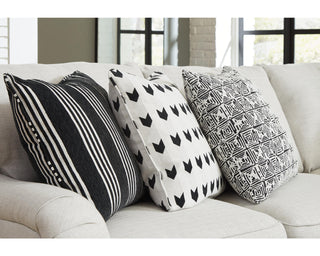 Huntsworth 4-Piece Sectional with Chaise