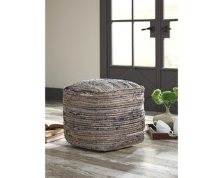 Absalom Pouf