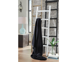 Gayelery Throw