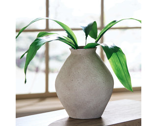 Hannela Vase