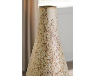 Plawite Vase