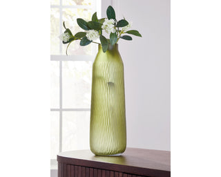 Scottyard Vase