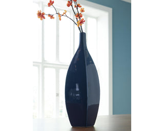 Abtinson Vase