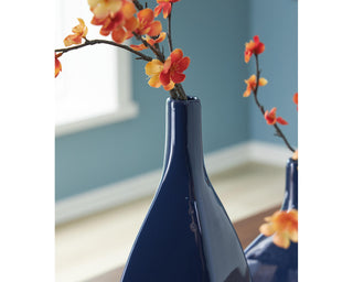 Abtinson Vase