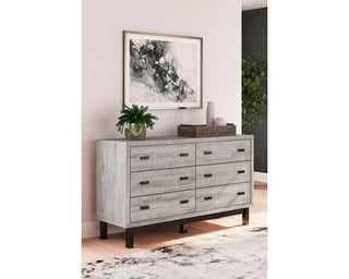 Vessalli Dresser