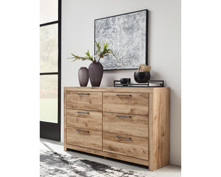 Hyanna Dresser
