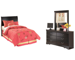 Huey Vineyard Twin Sleigh Headboard, Dresser and Mirror