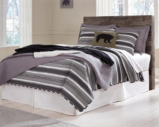 Derekson Full Panel Headboard, Chest and Nightstand