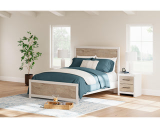Charbitt Queen Panel Bed