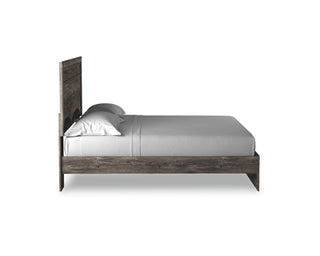 Ralinksi King Panel Bed