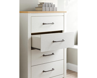 Linnocreek Chest of Drawers