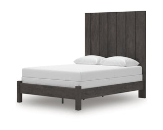 Fraluna Queen Panel Bed