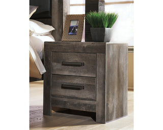 Wynnlow Queen Crossbuck Panel Bed, Chest and Nightstand