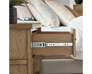 Tomtyn Nightstand
