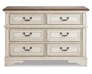 Realyn King Panel Bed, Dresser and 2 Nightstands