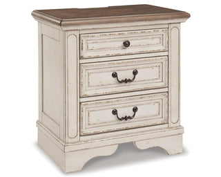 Realyn King Bed with Mirrored Dresser and Nightstand