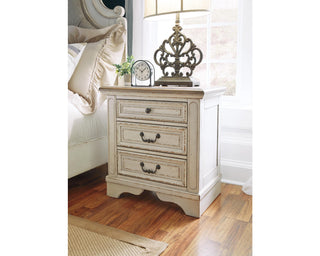 Realyn Queen Upholstered Panel Bed, Dresser and 2 Nightstands