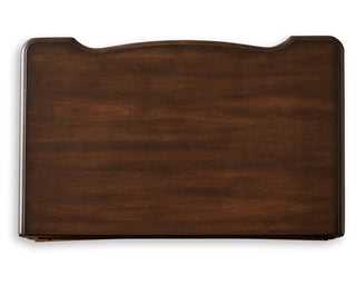 Lavinton Queen Poster Bed, Chest and Nightstand