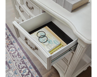 Montelaine Dresser