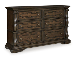 Maylee Dresser