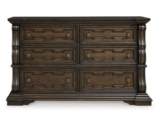 Maylee Dresser
