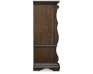 Maylee Chest of Drawers