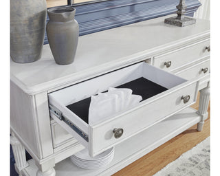 Montelaine Dining Server