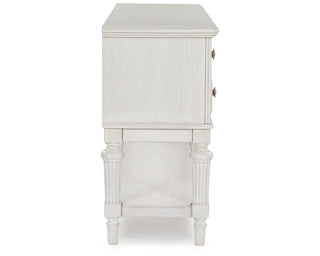 Montelaine Dining Server