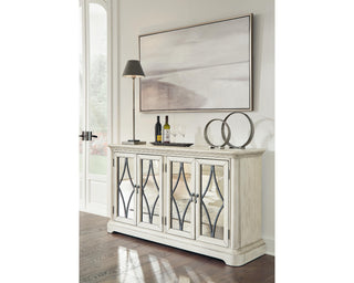 Arlendyne Dining Server