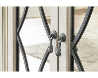 Arlendyne Dining Server