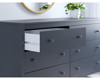 Simmenfort Dresser