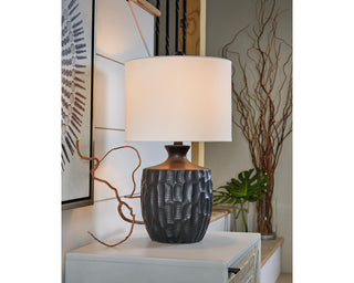 Ellisley Table Lamp