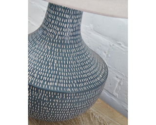 Schylarmont Table Lamp