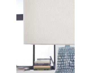 Schylarmont Table Lamp