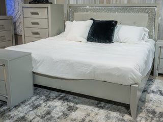 Zyniden Queen Panel Footboard with Rails