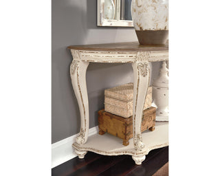 Realyn Sofa Table