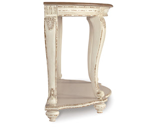 Realyn Sofa Table