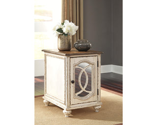 Realyn Chairside End Table